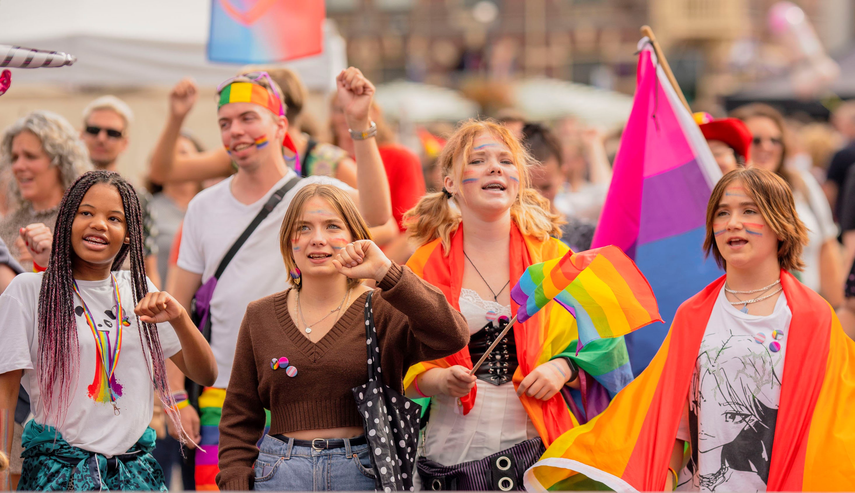 Primeur! Zwolle Pride Parade 2023 dwars door Academiehuis Grote Kerk